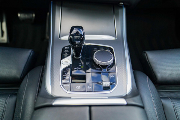 BMW X5 XDrive45e High Executive | Massage | incl BTW | Panorama | Laser LED | Adaptieve cruise | Dodehoek assistent | Lane assist