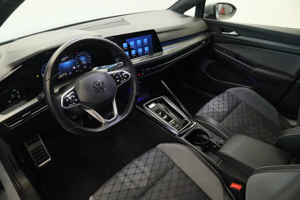 Volkswagen Golf 1.5 eTSI R-Line Business Full-led Navigatie Adaptive-Cruise