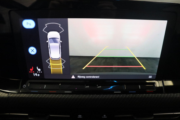 Volkswagen Golf 1.5 eTSI R-Line Business Full-led Navigatie Adaptive-Cruise