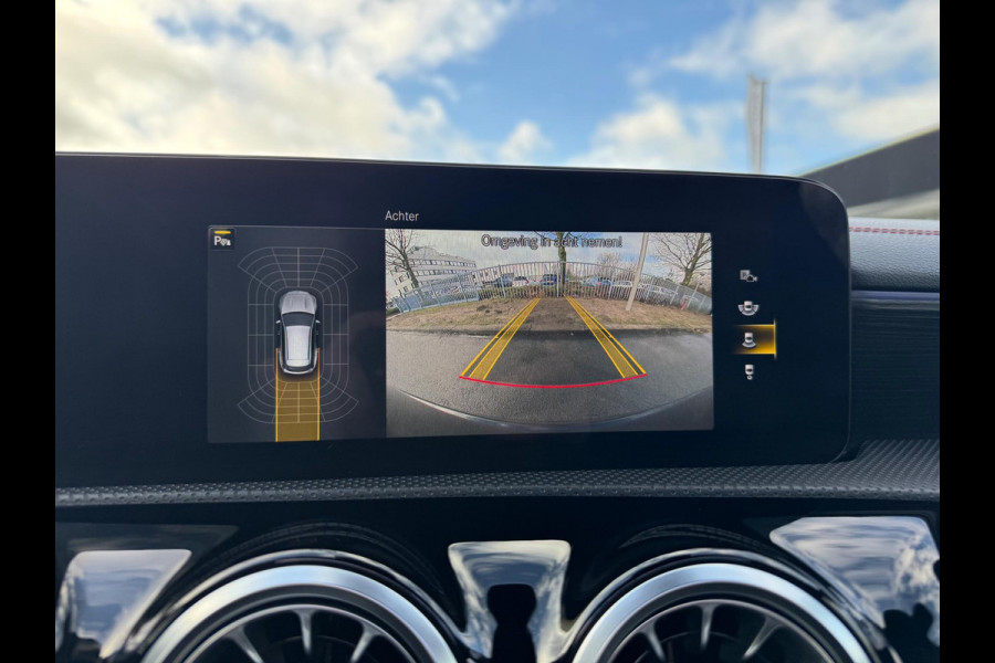 Mercedes-Benz CLA-Klasse Shooting Brake 250 e AMG Panorama Leder Camera Navi