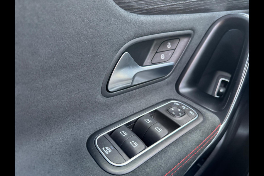 Mercedes-Benz CLA-Klasse Shooting Brake 250 e AMG Panorama Leder Camera Navi