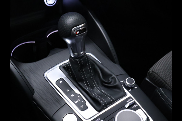 Audi A3 Limousine 35 TFSI CoD Advance Sport S Line [CAMERA, 2X S LINE, VIRTUAL COCKPIT, STOELVERWARMING, CRUISE CONTROL, NIEUWSTAAT]