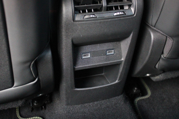 Peugeot 408 1.2 HYBRID 145PK e-DCS6 GT | MATRIX LED KOPLAMPEN | ADAPTIVE ACHTERVERLICHTING | NAVIGATIE FULL MAP | DRAADLOOS APPLE CARPLAY/ANDROID AUTO | STUURVERWARMING | ADAPTIEVE CRUISECONTROL | 19'' VIJF SPAAKS LICHTMETALEN VELGEN | ELEKTRISCHE ACHTERKLEP BEDIENING | DONKERE HEMELBEKLEDING | EXTRA GETINTE ACHTERRUITEN | 3D DIGITALE COCKPIT | SFEERVERLICHTING | PARKEERSENSOREN VOOR + ACHTER | ACHTERUITRIJCAMERA | KEYLESS ENTRY/START |