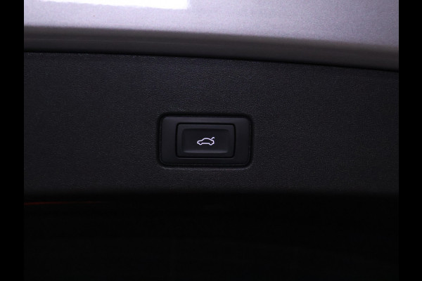 Audi Q4 e-tron 40 Advanced edition 77 kWh [VOL LEDER, VIRTUAL COCKPIT, STOELVERWARMING, BLUETOOTH, NAVIGATIE, PDC VOOR+ACHTER, SCHAKELFLIPPERS, NIEUWSTAAT]