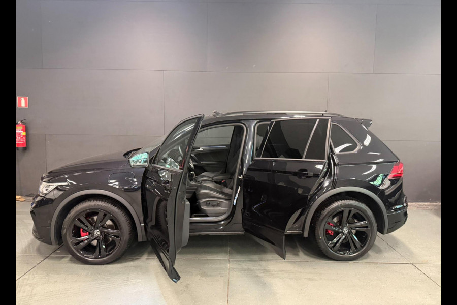Volkswagen Tiguan 1.4 TSI eHybrid 2X R-LINE BLACK-LINE PANO/LEDER/M-STOELEN/NAVI/V-COCKPIT/DAB/LED///