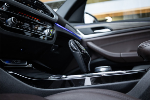 BMW X3 xDrive20i High Executive - Panorama | Cruise Control | Camera | Stoelverwarming