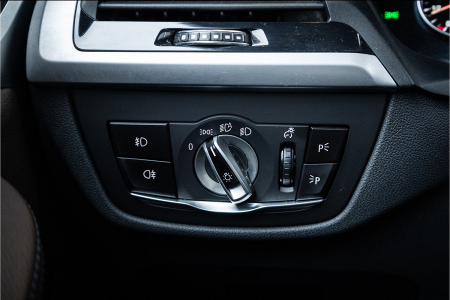 BMW X3 xDrive20i High Executive - Panorama | Cruise Control | Camera | Stoelverwarming