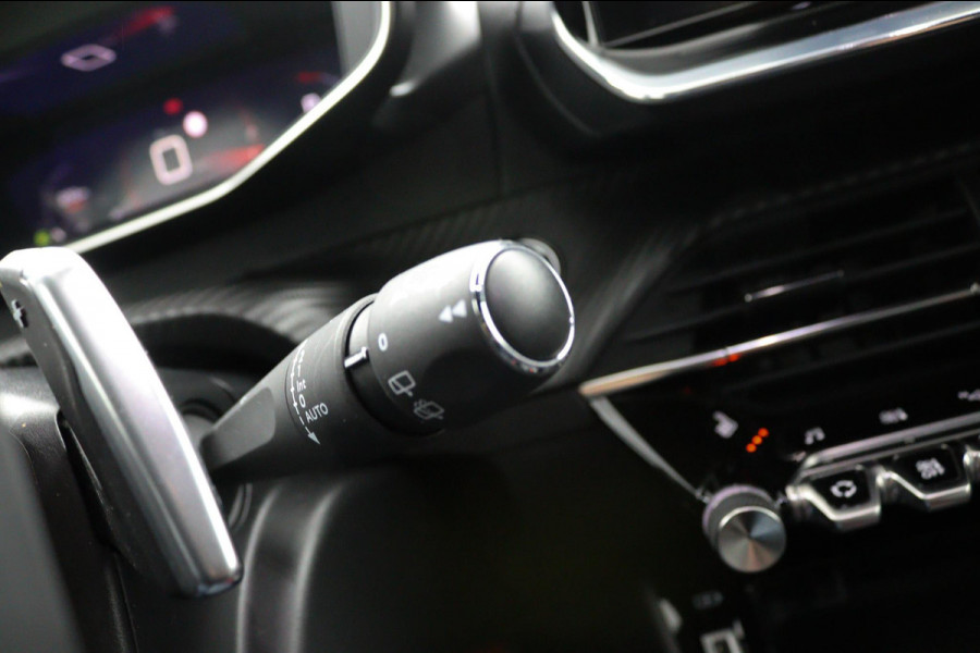 Peugeot 2008 1.2 PureTech GT*AUTOM.*ECC*CRUISE*NAVI*CAM*