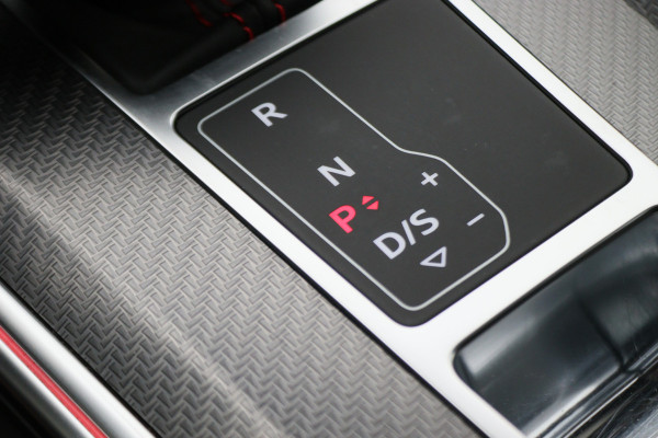 Audi RS6 Avant 4.0 TFSI Quattro 600 PK Panoramadak, B&O 3D, Dynamic Plus, Carbon, Ceramic, 4WB, HUD, 22"