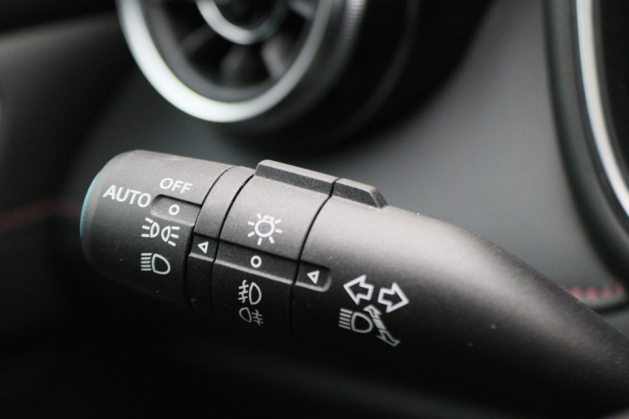 MG EHS 1.5 TGDI Luxury Leer, 360° Camera, ACC, Panoramadak, Apple Carplay, PDC, DAB, LED, 18''