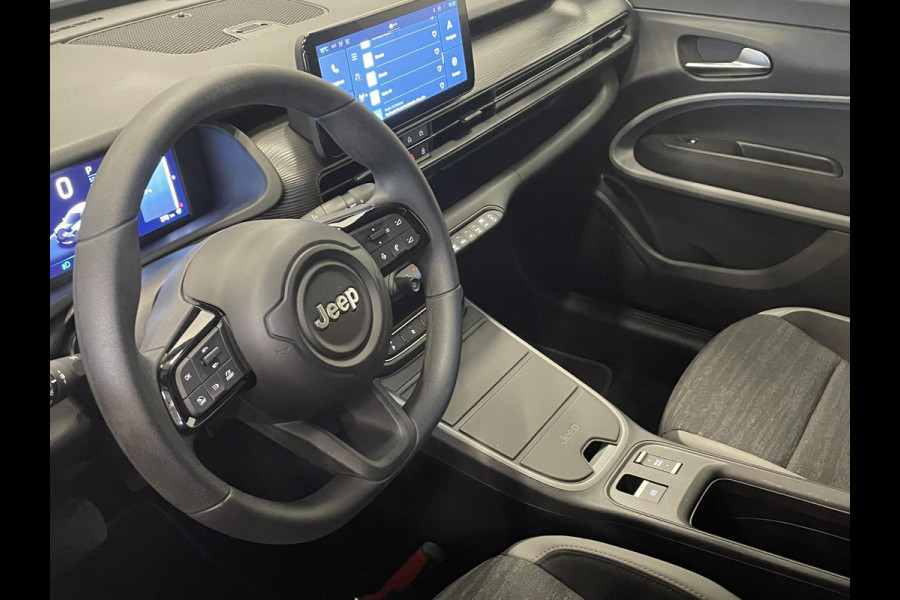 Jeep Avenger Longitude Automaat 54 kWh Navigatie Apple Carplay/Android Auto Climate Control Cruise Control Lichtmetalen Velgen Dab Keyless Parkeer Sensoren