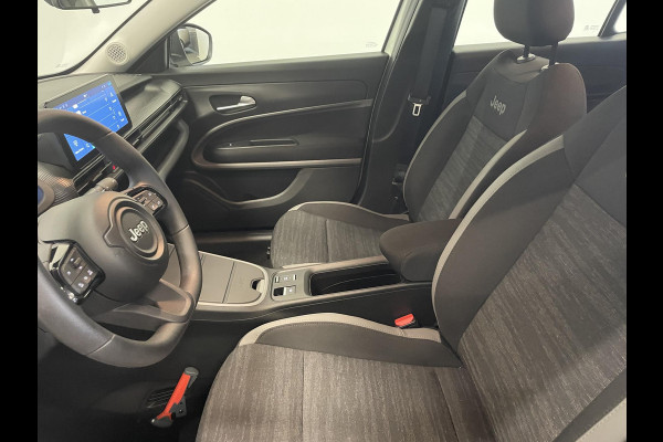 Jeep Avenger Longitude Automaat 54 kWh Navigatie Apple Carplay/Android Auto Climate Control Cruise Control Lichtmetalen Velgen Dab Keyless Parkeer Sensoren