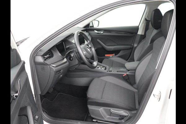 Škoda Octavia 1.0 e-TSI Business Edition | 61.800km NAP | Camera | Carplay | Navigatie | Full LED | Parkeerhulp | Digital Cockpit | Cruise control