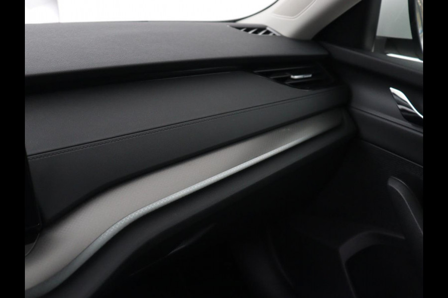 Škoda Octavia 1.0 e-TSI Business Edition | 61.800km NAP | Camera | Carplay | Navigatie | Full LED | Parkeerhulp | Digital Cockpit | Cruise control