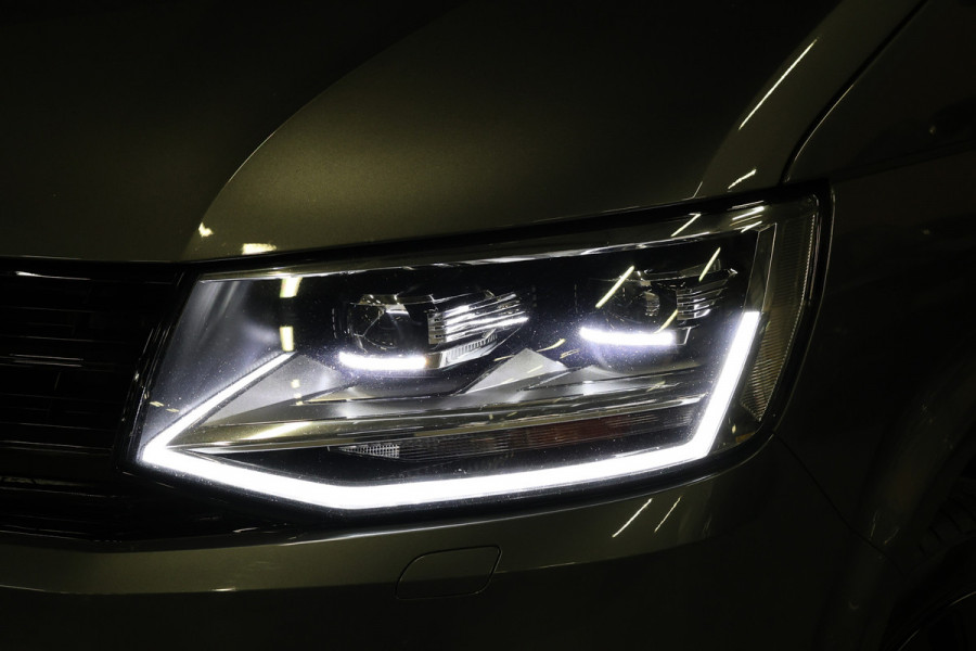 Volkswagen Transporter 2.0 TDI DSG L2H1 204 PK DC Highline | ACC | Bi-Xenon | Navigatie | CarPlay | Dubbel cabine | Middenconsole | Trekhaak | NAP Logisch | Nieuwe APK