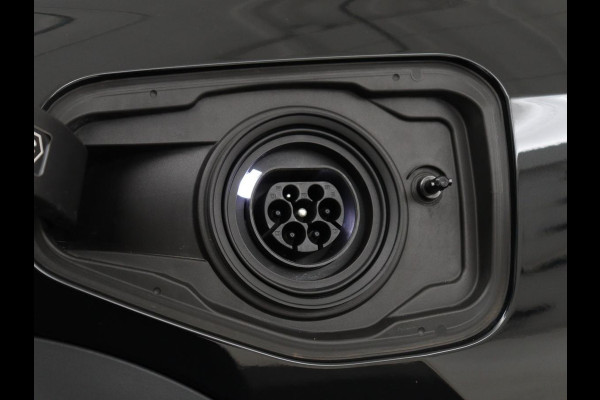 BMW X1 xDrive25e | Leder | Sportstoelen | Carplay | Adaptief LED | Keyless | Camera | Park Assist | Live Cockpit | Climate control | Navigatie | PHEV | Plug In | SOH 92%