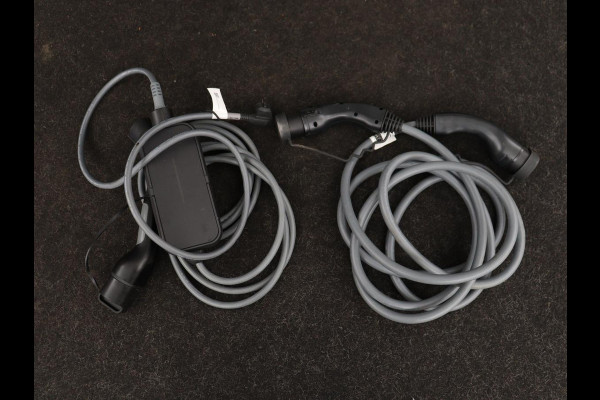 BMW X1 xDrive25e | Leder | Sportstoelen | Carplay | Adaptief LED | Keyless | Camera | Park Assist | Live Cockpit | Climate control | Navigatie | PHEV | Plug In | SOH 92%