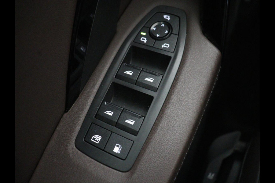 BMW X1 xDrive25e | Leder | Sportstoelen | Carplay | Adaptief LED | Keyless | Camera | Park Assist | Live Cockpit | Climate control | Navigatie | PHEV | Plug In | SOH 92%