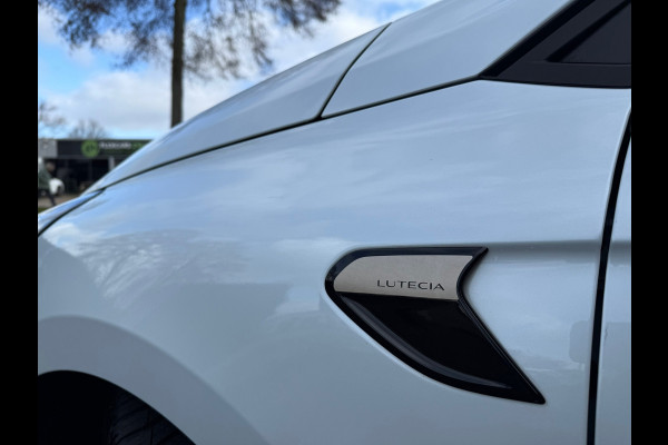 Renault Clio 1.6 E-Tech Hybrid 140 Intens Plus - Automaat - Navi - Parkeerhulp + Camera