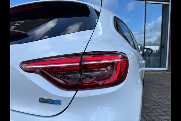 Renault Clio 1.6 E-Tech Hybrid 140 Intens Plus - Automaat - Navi - Parkeerhulp + Camera