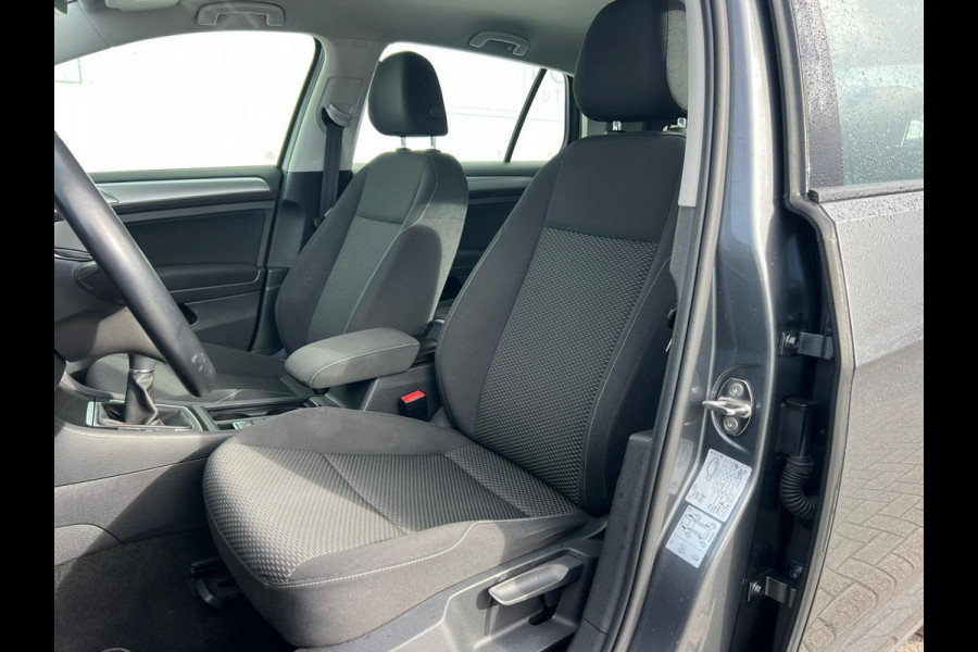 Volkswagen Golf 1.0 TSI Trendline CARPLAY | CAMERA | NAVI |