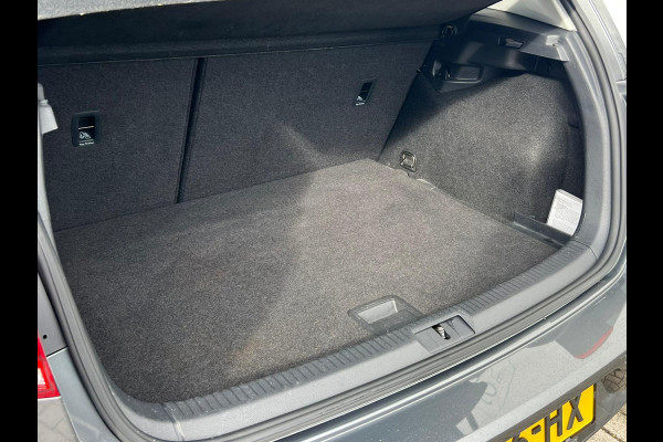 Volkswagen Golf 1.0 TSI Trendline CARPLAY | CAMERA | NAVI |