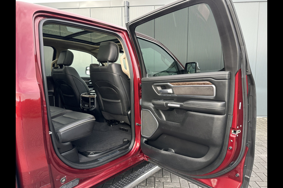 Dodge Ram 1500 5.7 V8 LARAMIE / LPG / TREKHAAK 3.5T / ADAPTIVE CRUISE / CAMERA / PANO / 12 INCH SCREEN / DELMONICO RED