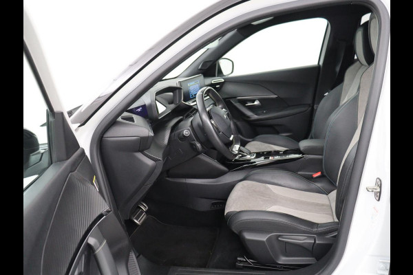 Peugeot e-2008 EV GT 50 kWh | SOH 91% | 3 Fase | Stoelverwarming | Leder/Alcantara | Adaptive cruise | Keyless | Navigatie | Carplay | Full LED