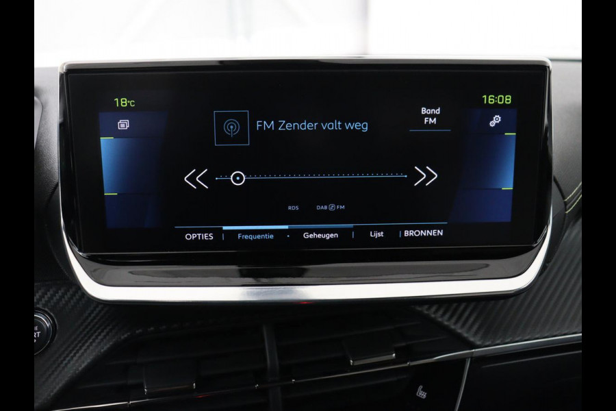 Peugeot e-2008 EV GT 50 kWh | SOH 91% | 3 Fase | Stoelverwarming | Leder/Alcantara | Adaptive cruise | Keyless | Navigatie | Carplay | Full LED