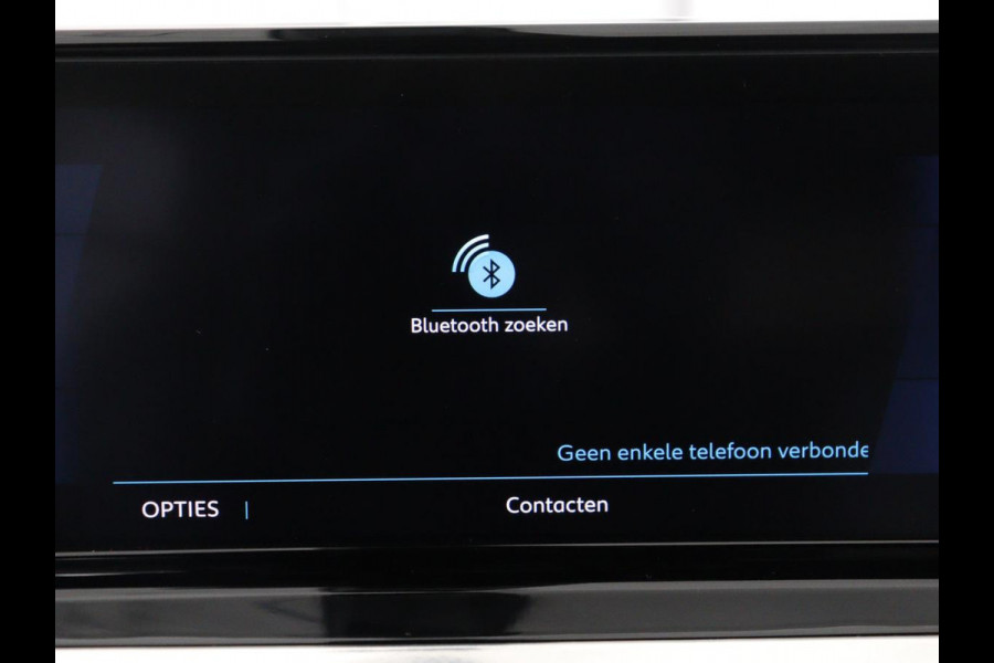 Peugeot e-2008 EV GT 50 kWh | SOH 91% | 3 Fase | Stoelverwarming | Leder/Alcantara | Adaptive cruise | Keyless | Navigatie | Carplay | Full LED