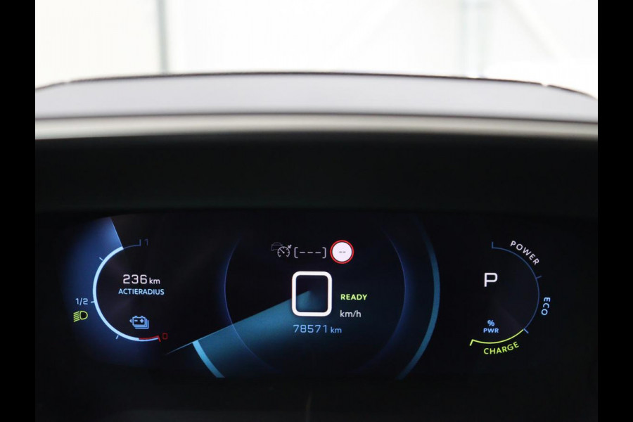 Peugeot e-2008 EV GT 50 kWh | SOH 91% | 3 Fase | Stoelverwarming | Leder/Alcantara | Adaptive cruise | Keyless | Navigatie | Carplay | Full LED