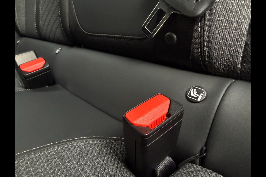 Peugeot 2008 Allure 145pk Aut.Navi 360° dodehoek Camera ACC Carbon Apple Carplay & Android Auto Virtual Cockpit