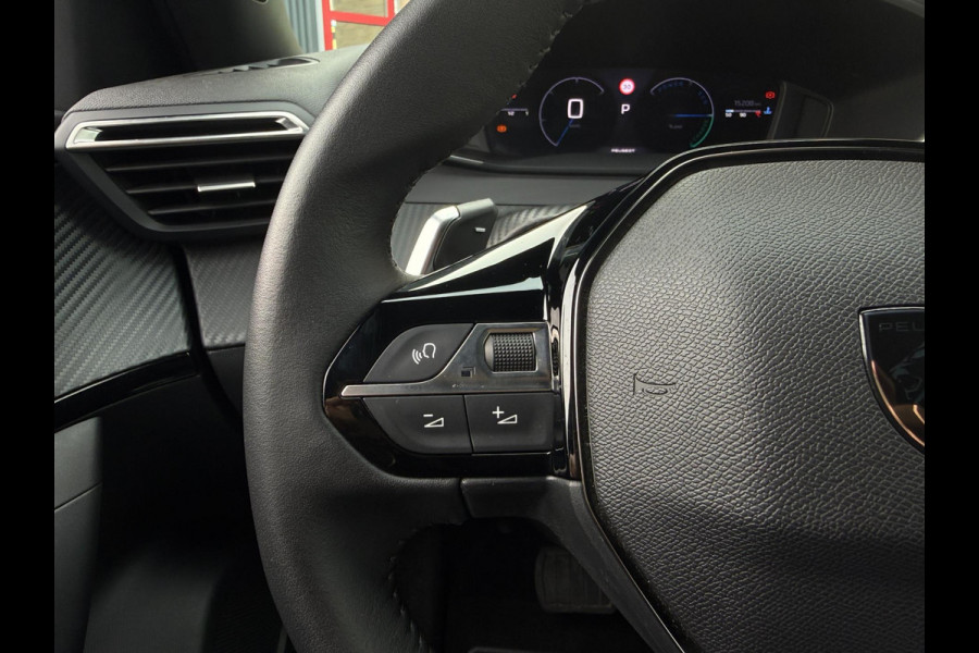 Peugeot 2008 Allure 145pk Aut.Navi 360° dodehoek Camera ACC Carbon Apple Carplay & Android Auto Virtual Cockpit
