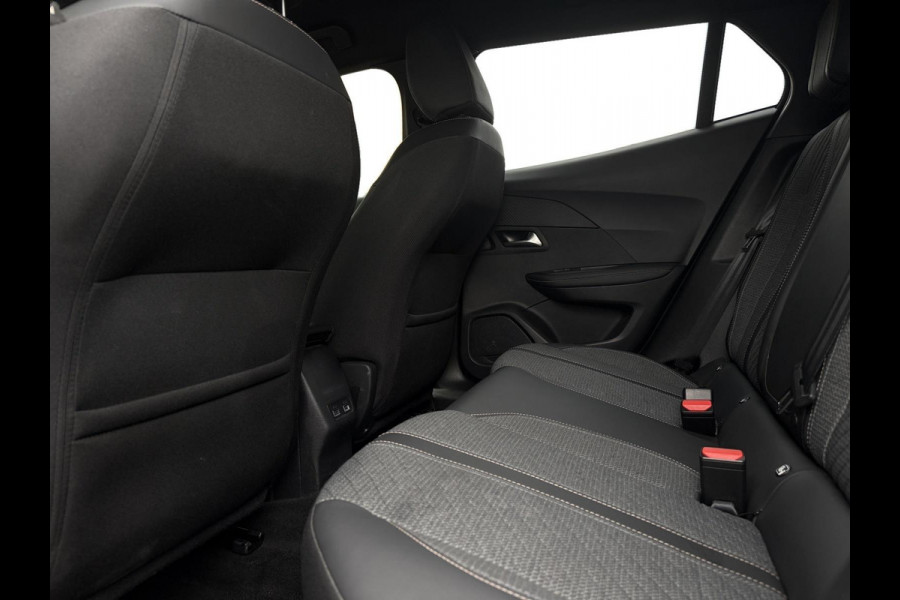 Peugeot 2008 Allure 145pk Aut.Navi 360° dodehoek Camera ACC Carbon Apple Carplay & Android Auto Virtual Cockpit