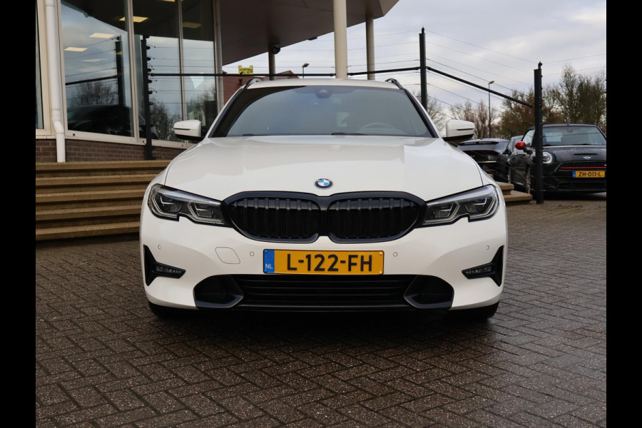 BMW 3 Serie Touring 320d HIGH EXECUTIVE SPORTLINE 190 PK AUT. *ALPINWEISS* + ELEK. TREKHAAK | LASER LED | 18 INCH | STOEL/STUURWIELVERW.