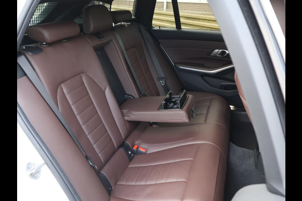 BMW 3 Serie Touring 320d HIGH EXECUTIVE SPORTLINE 190 PK AUT. *ALPINWEISS* + ELEK. TREKHAAK | LASER LED | 18 INCH | STOEL/STUURWIELVERW.