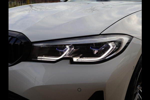BMW 3 Serie Touring 320d HIGH EXECUTIVE SPORTLINE 190 PK AUT. *ALPINWEISS* + ELEK. TREKHAAK | LASER LED | 18 INCH | STOEL/STUURWIELVERW.