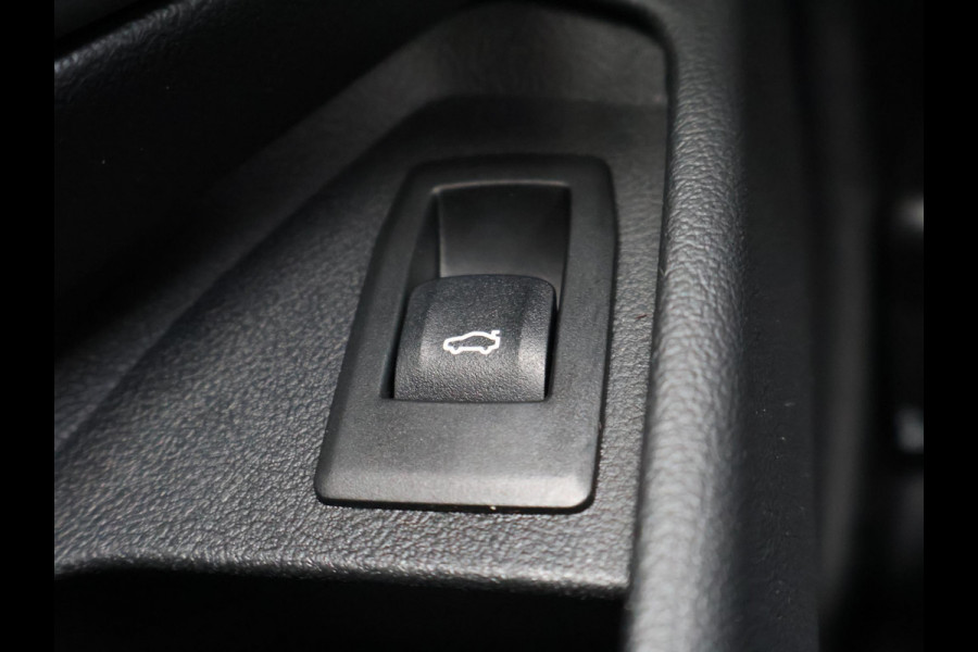 BMW 3 Serie Touring 320d HIGH EXECUTIVE SPORTLINE 190 PK AUT. *ALPINWEISS* + ELEK. TREKHAAK | LASER LED | 18 INCH | STOEL/STUURWIELVERW.