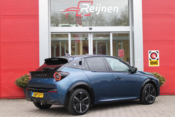 Lancia Ypsilon EDIZIONE CASSINA LIMITATA 156PK 51 kWh | WARMTEPOMP! | 3-FASE! | DRAADLOOS APPLE CARPLAY/ANDROID AUTO | DRAADLOOS TELEFOONLADER | CAMERA VOOR + ACHTER | KEYLESS ENTRY/START | DODEHOEK DETECTIE | ELEKTRISCH BEDIENBARE BESTUUDERSSTOEL MET MASSAGE FUNCTIE | ADAPTIVE CRUISE CONTROL | STOEL VERWARMING | NAVIGATIE | DAB+ RADIO |