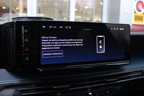 Lancia Ypsilon EDIZIONE CASSINA LIMITATA 156PK 51 kWh | WARMTEPOMP! | 3-FASE! | DRAADLOOS APPLE CARPLAY/ANDROID AUTO | DRAADLOOS TELEFOONLADER | CAMERA VOOR + ACHTER | KEYLESS ENTRY/START | DODEHOEK DETECTIE | ELEKTRISCH BEDIENBARE BESTUUDERSSTOEL MET MASSAGE FUNCTIE | ADAPTIVE CRUISE CONTROL | STOEL VERWARMING | NAVIGATIE | DAB+ RADIO |