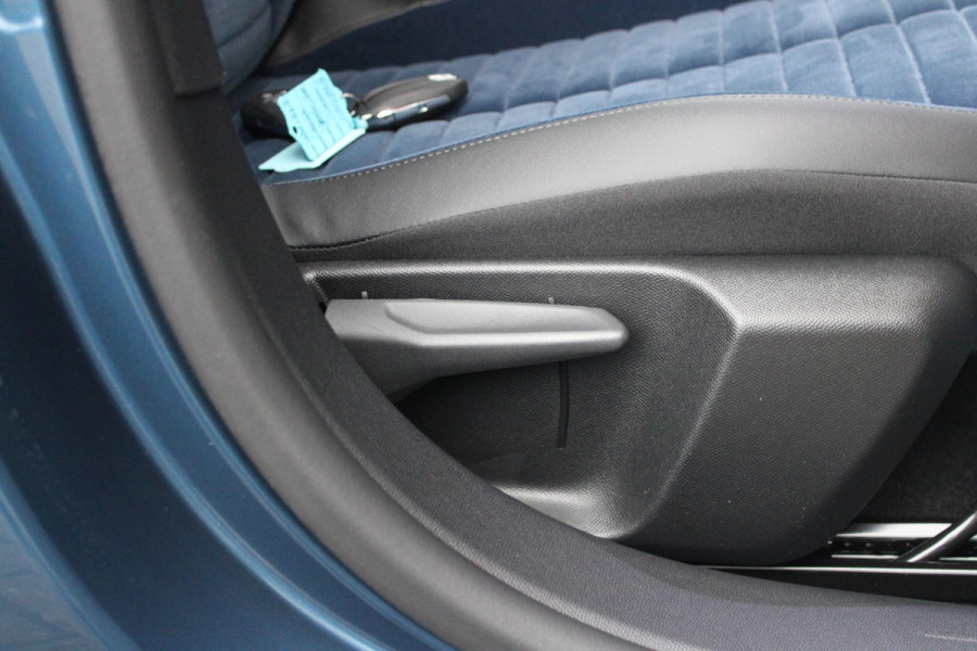 Lancia Ypsilon EDIZIONE CASSINA LIMITATA 156PK 51 kWh | WARMTEPOMP! | 3-FASE! | DRAADLOOS APPLE CARPLAY/ANDROID AUTO | DRAADLOOS TELEFOONLADER | CAMERA VOOR + ACHTER | KEYLESS ENTRY/START | DODEHOEK DETECTIE | ELEKTRISCH BEDIENBARE BESTUUDERSSTOEL MET MASSAGE FUNCTIE | ADAPTIVE CRUISE CONTROL | STOEL VERWARMING | NAVIGATIE | DAB+ RADIO |