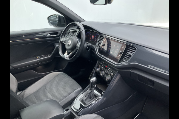 Volkswagen T-Roc 1.5 TSI R-Line Automaat Trekhaak Carplay Adap.Cruise Keyless Led NL-Auto Hoogzitter!