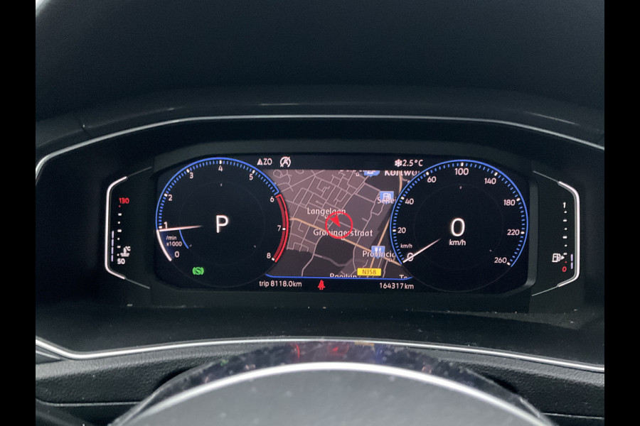 Volkswagen T-Roc 1.5 TSI R-Line Automaat Trekhaak Carplay Adap.Cruise Keyless Led NL-Auto Hoogzitter!
