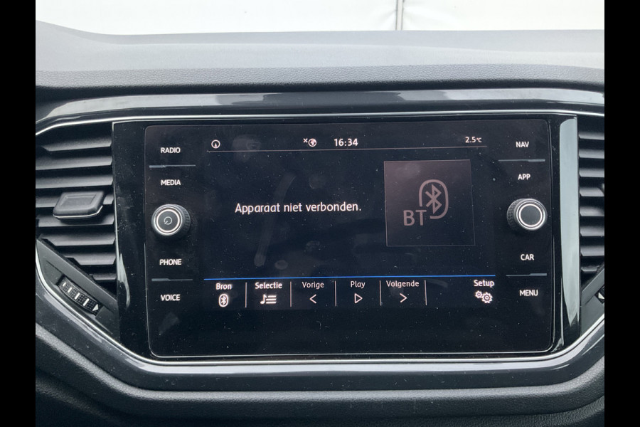 Volkswagen T-Roc 1.5 TSI R-Line Automaat Trekhaak Carplay Adap.Cruise Keyless Led NL-Auto Hoogzitter!