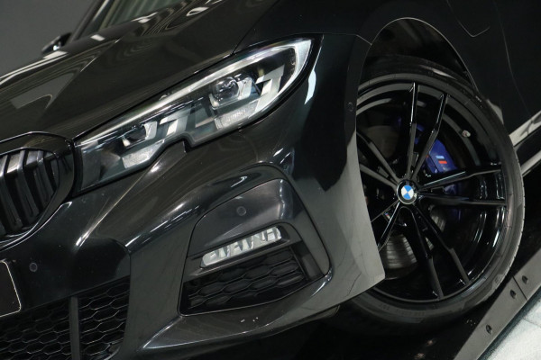 BMW 3 Serie Touring 330e M Sport / PANO / LIVE COCKPIT / CAMERA / DEALER SERVICE / STOELVERW