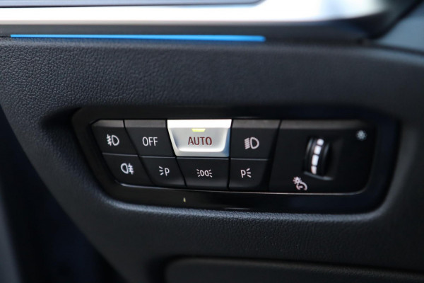 BMW 3 Serie Touring 330e M Sport / PANO / LIVE COCKPIT / CAMERA / DEALER SERVICE / STOELVERW