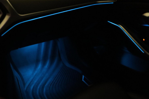 BMW 3 Serie Touring 330e M Sport / PANO / LIVE COCKPIT / CAMERA / DEALER SERVICE / STOELVERW