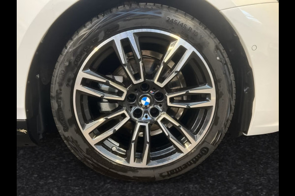 BMW 5 Serie Touring 530e M Sport ** LED, NAVI+, LEDER/ALC, PANORAMA, TREKH, H&K SOUND, 19-inch LMV ** 1e EIG - Ex BMW-AG ** ** INFORMEER OOK NAAR ONZE AANTREKKELIJKE FINANCIAL-LEASE TARIEVEN **