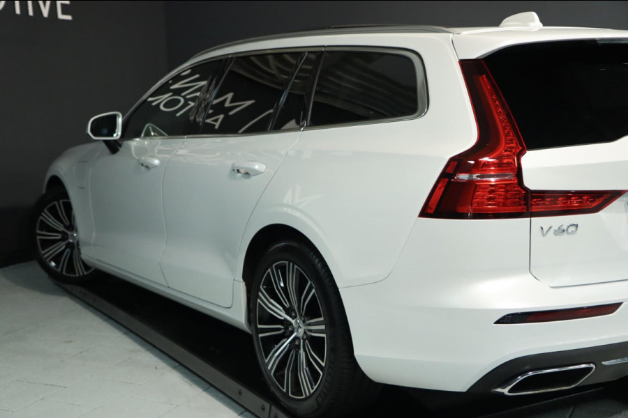 Volvo V60 2.0 T8 AWD Inscription / PANO / HK / MEMORY / ACC / KEYLESS / CAMERA