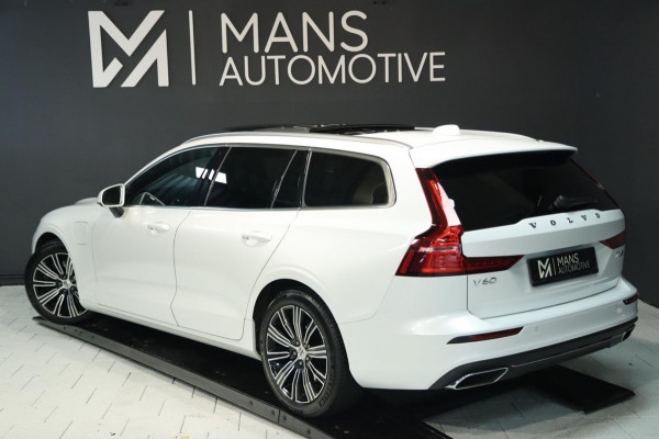 Volvo V60 2.0 T8 AWD Inscription / PANO / HK / MEMORY / ACC / KEYLESS / CAMERA